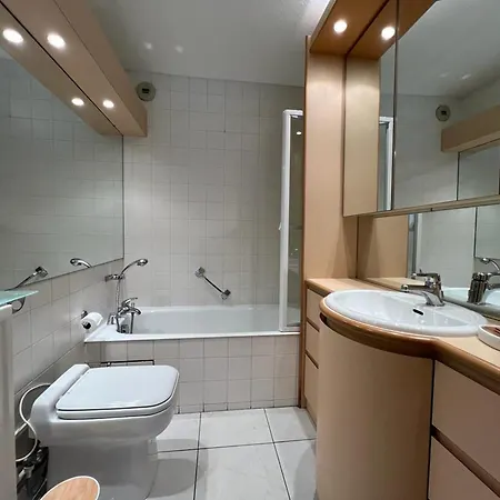 Apartman A Avec Balcon Et Parking - Fr-1-239-1015 *