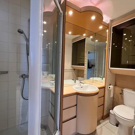 Apartman A Avec Balcon Et Parking - Fr-1-239-1015